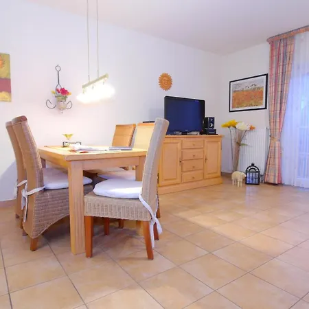 Neue Reihe 17 4 Apartment Zingst